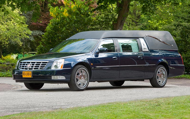 Blauwe Cadillac Rouwauto – Landaulet uitvoering